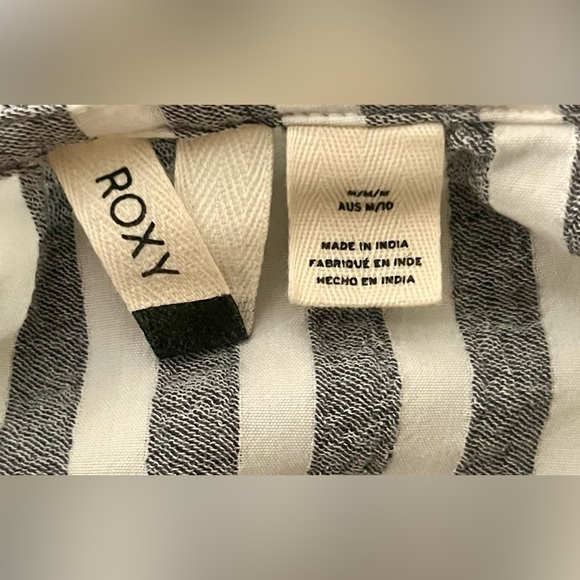 Roxy Jumpsuit pin stripped w/ pockets!! - Picture 4 of 4